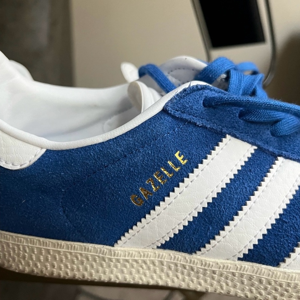LIKE NEW Adidas Gazelle size 5